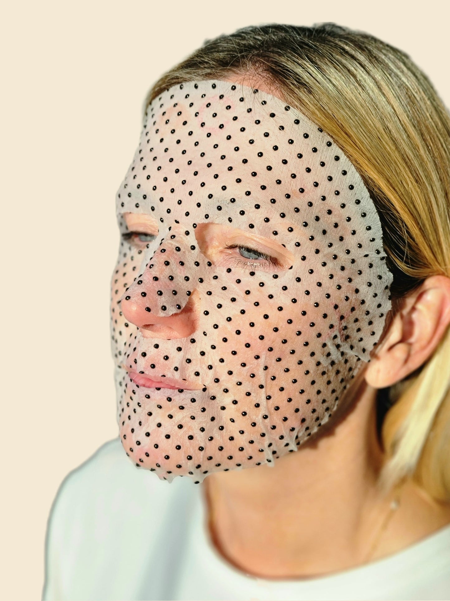 Bio-Magnetic Sheet Mask with Hyaluronic Acid and Rose Serum - JULIE LINDH